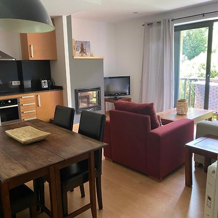 Valencia D'Aneu Apartament Hug Roger מראה חיצוני תמונה