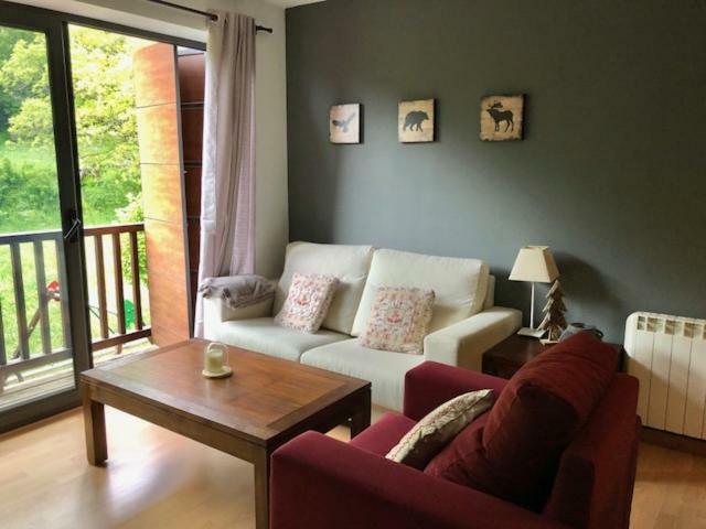 Valencia D'Aneu Apartament Hug Roger מראה חיצוני תמונה